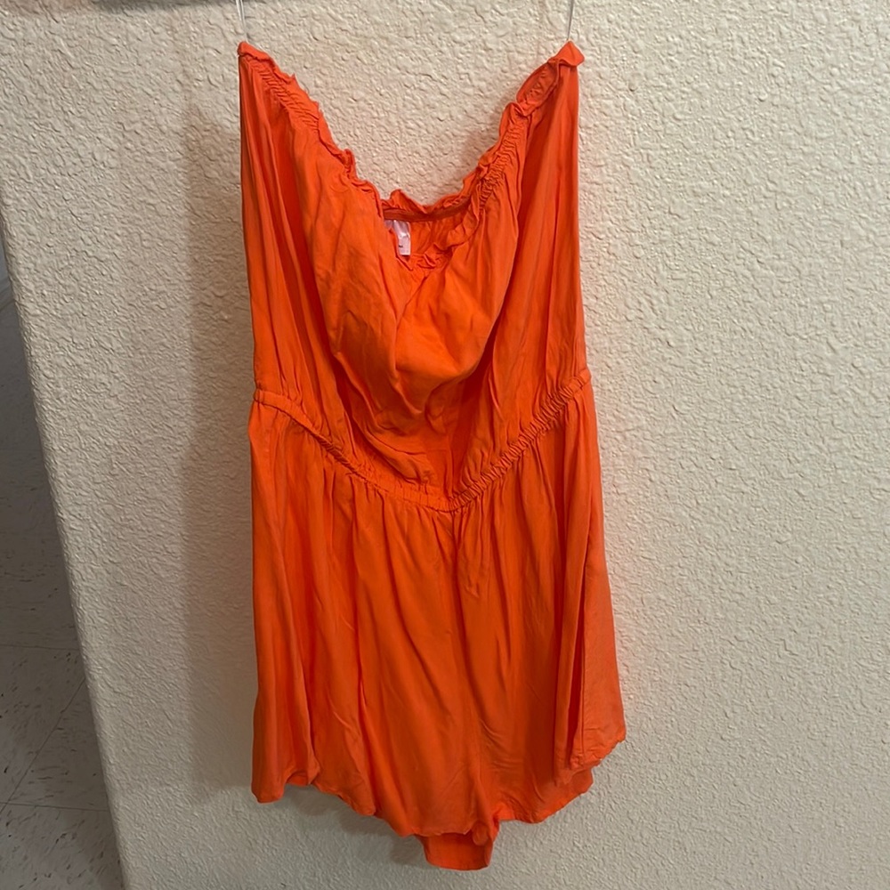 Cute strapless romper